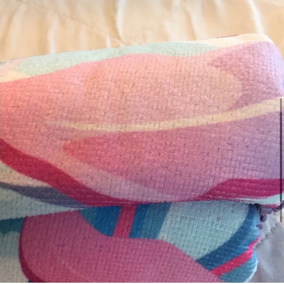 Colorful Palms Chevron Round Beach 🏖 Towel NWT - Picture 6 of 7